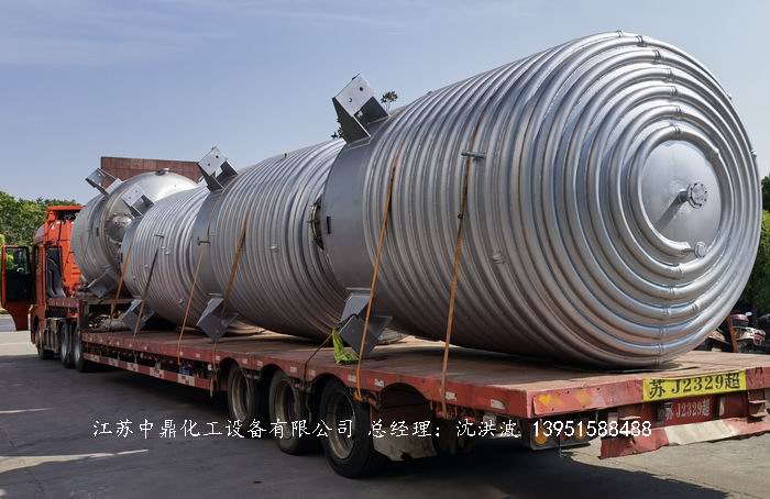 15立方耳座式外盤(pán)半管式保溫槽罐 即將發(fā)貨