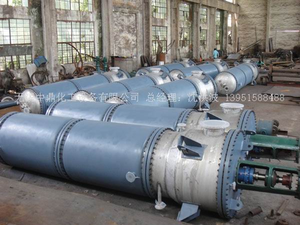 如何正確選購離心式刮板薄膜蒸發(fā)器？中鼎化工告訴您技巧。